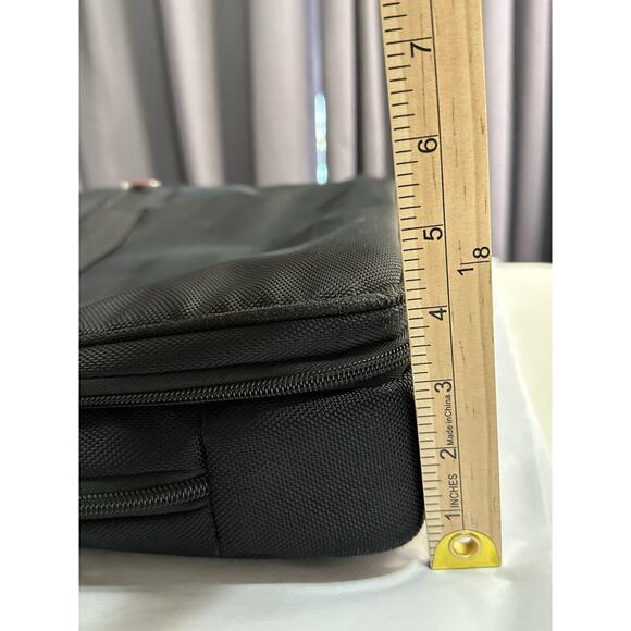 Kenneth Cole REACTION Leather Briefcase/Messenger Bag/Laptop Case Mens Carry On - Picture 16 of 16